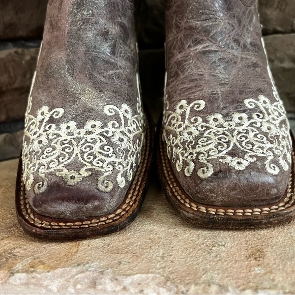 Corral Brown and Cream Embroidered Western Boots - Picture 7 of 16